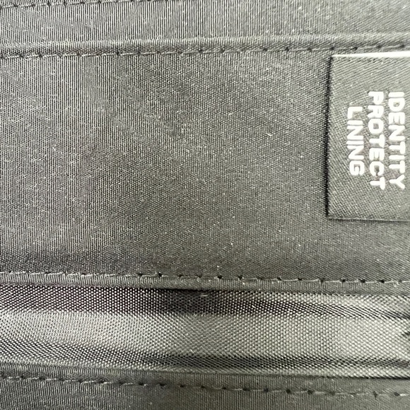 TAHARI Red Faux Leather RFID Wallet (8x4) - Picture 5 of 6